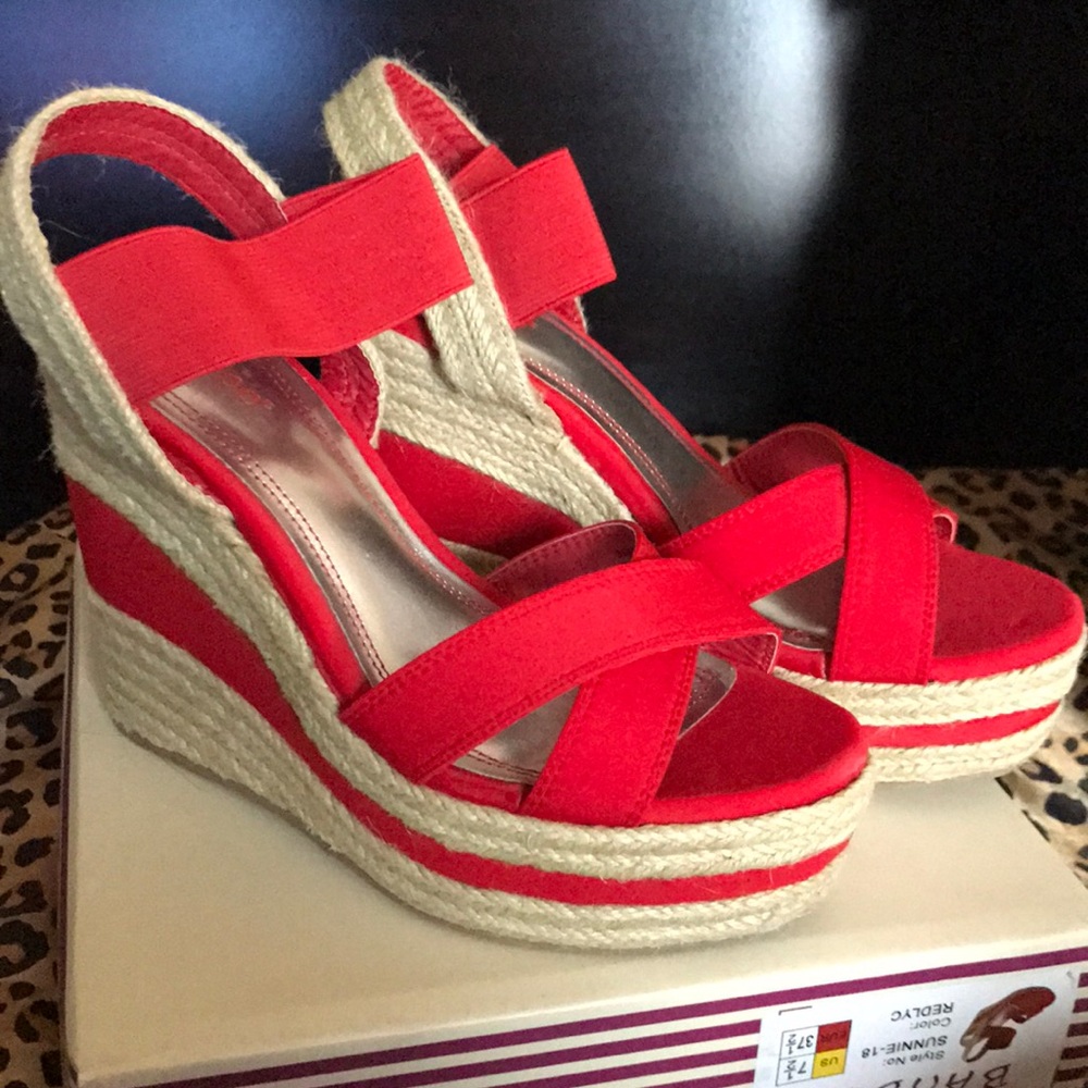 Wedge shoes